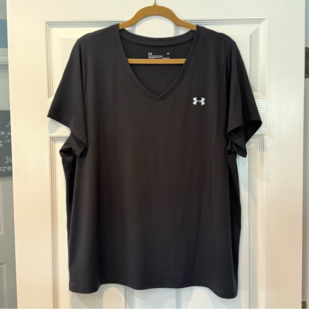 Under Armour Loose Fit Black HeatGear Tee